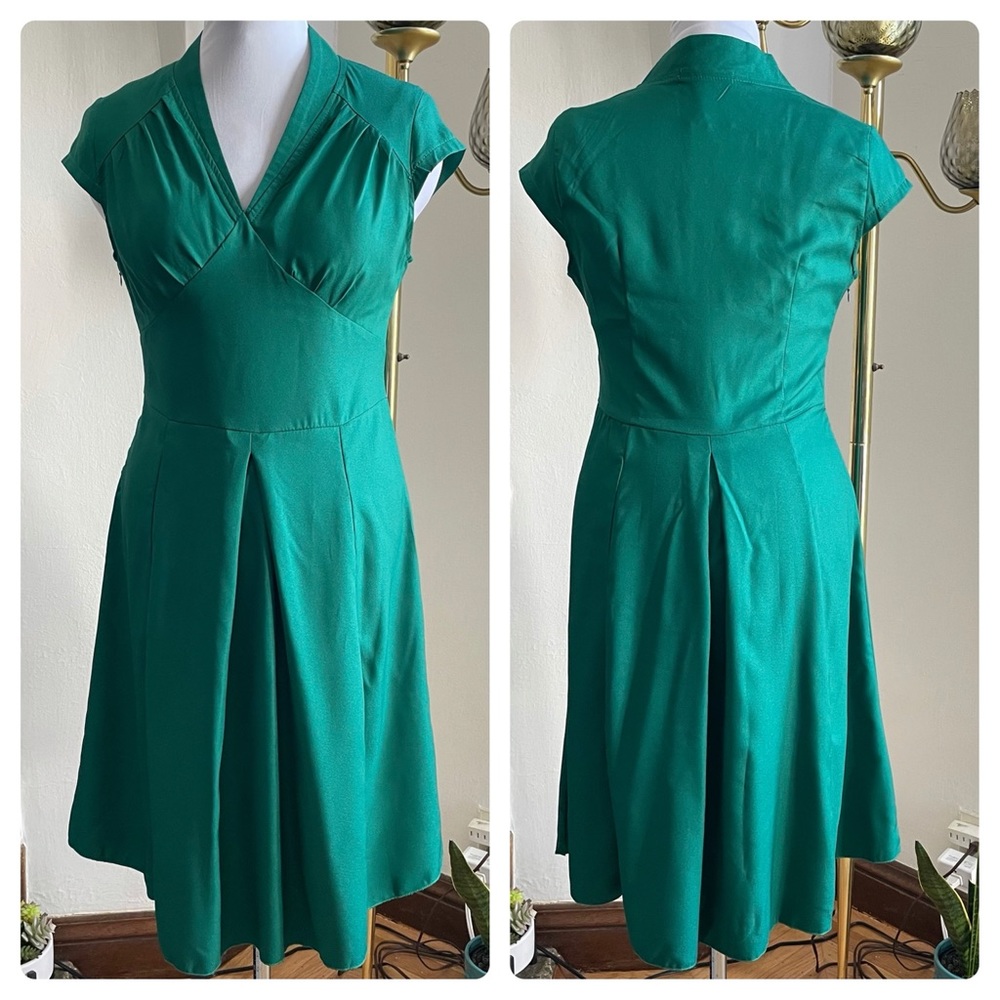 Green Swing Dress Empire Waist V Neck Swingy